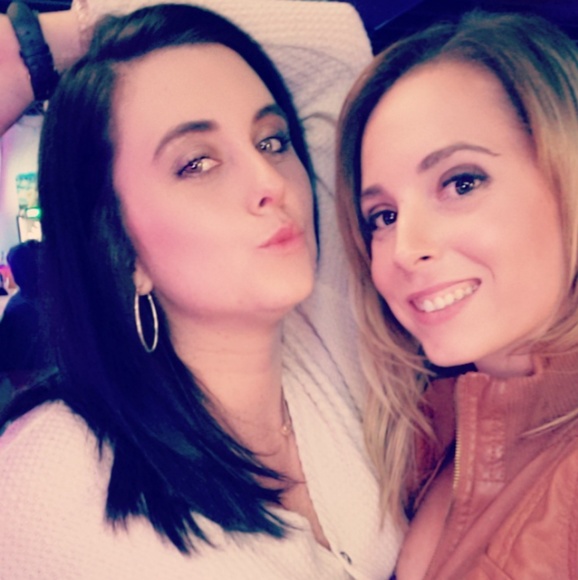 Meet your Posher, Jennifer - Picture 1 of 3